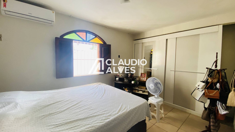 Imagem Casa com 4 Quartos à Venda, 200 m² em Santa Mônica - Feira De Santana Imagem Casa com 4 Quartos à Venda, 200 m² em Santa Mônica - Feira De Santana