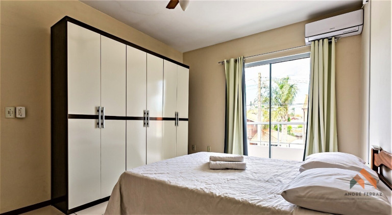 Imagem Casa com 2 Quartos à Venda, 75 m²