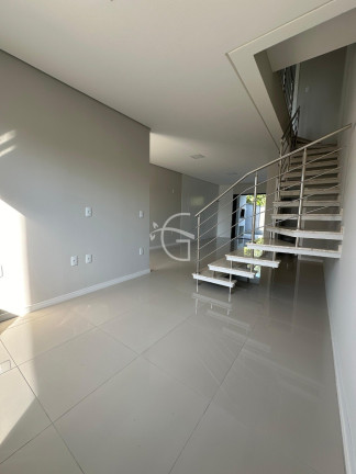 Imagem Casa com 3 Quartos à Venda, em Bom Retiro - Joinville Imagem Casa com 3 Quartos à Venda, em Bom Retiro - Joinville
