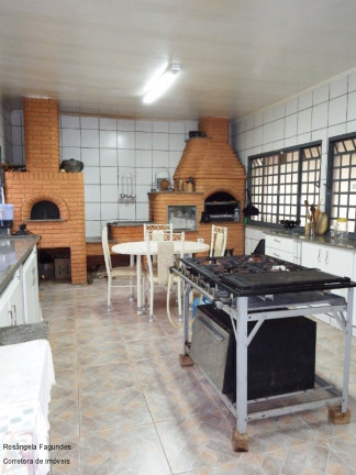 Imagem Imóvel com 2 Quartos à Venda, 200 m² em Zona Rural - Poços De Caldas Imagem Imóvel com 2 Quartos à Venda, 200 m² em Zona Rural - Poços De Caldas