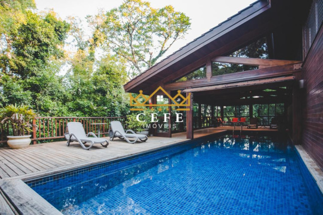 Imagem Casa com 4 Quartos à Venda, 1.096 m² em Centro - Gramado