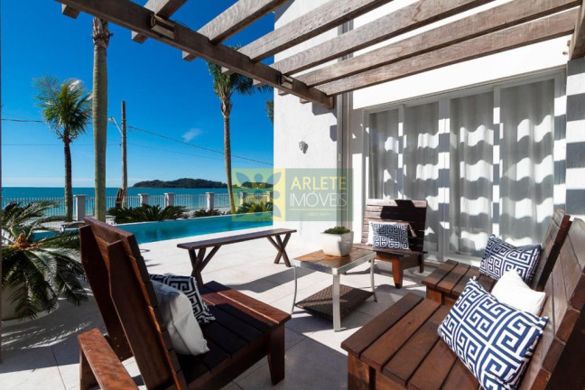 Imagem Casa com 6 Quartos à Venda, 805 m² em Centro - Bombinhas Imagem Casa com 6 Quartos à Venda, 805 m² em Centro - Bombinhas