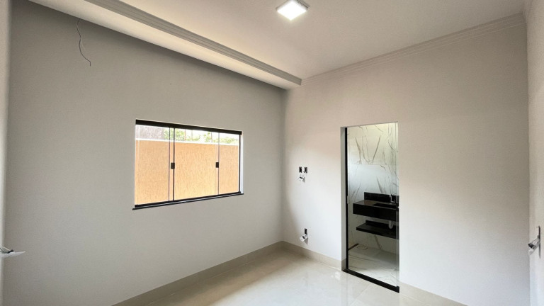 Imagem Imóvel com 
            	3             Quartos à Venda, 158 m² em 
            	Jardins Bolonha             - 
            	Senador Canedo            