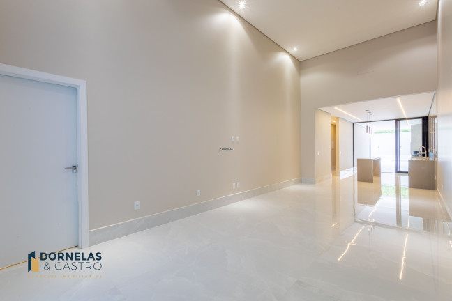 Imagem Casa com 3 Quartos à Venda, 400 m² em Guará I - Brasília Imagem Casa com 3 Quartos à Venda, 400 m² em Guará I - Brasília