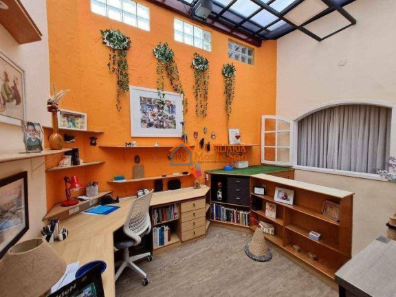 Imagem Casa com 3 Quartos à Venda, 377 m² em Vila Rosália - Guarulhos Imagem Casa com 3 Quartos à Venda, 377 m² em Vila Rosália - Guarulhos