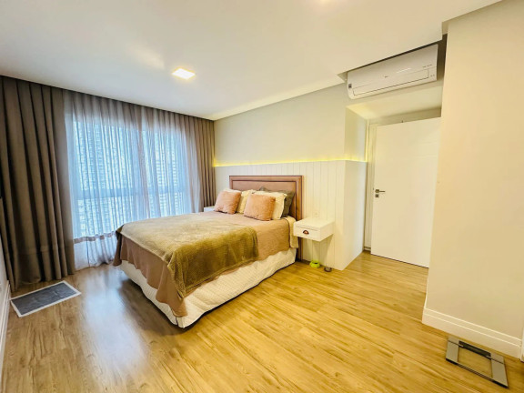 Imagem Apartamento com 3 Quartos à Venda, 126 m² em Centro - Balneário Camboriú Imagem Apartamento com 3 Quartos à Venda, 126 m² em Centro - Balneário Camboriú