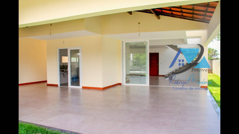 Imagem Casa com 4 Quartos à Venda, 260 m² em Portão - Lauro De Freitas Imagem Casa com 4 Quartos à Venda, 260 m² em Portão - Lauro De Freitas