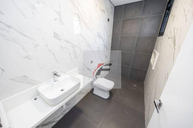 Sobrado com 4 Quartos à Venda, 280 m² em Cruzeiro - São José Dos Pinhais