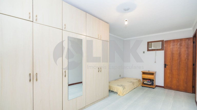Imagem Casa com 5 Quartos à Venda, 268 m² em Higienópolis - Porto Alegre Imagem Casa com 5 Quartos à Venda, 268 m² em Higienópolis - Porto Alegre