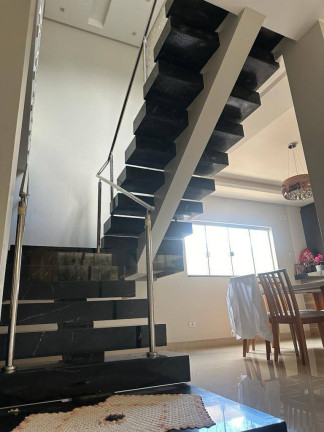 Imagem Sobrado com 4 Quartos à Venda, 280 m² em Goiânia Imagem Sobrado com 4 Quartos à Venda, 280 m² em Goiânia