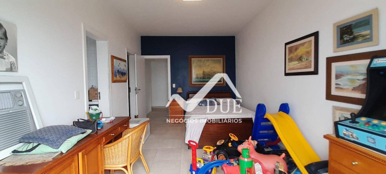 Imagem Casa com 4 Quartos à Venda, 516 m² em Marapé - Santos