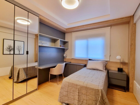 Imagem Apartamento com 3 Quartos à Venda, 193 m² em Três Figueiras - Porto Alegre Imagem Apartamento com 3 Quartos à Venda, 193 m² em Três Figueiras - Porto Alegre