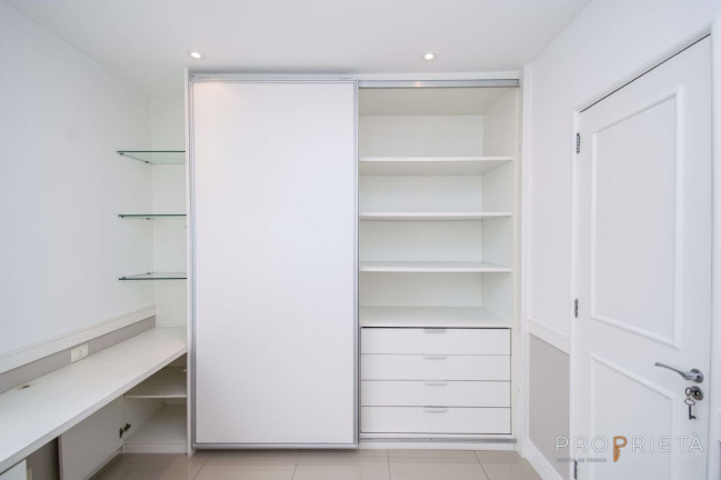 Imagem Apartamento com 2 Quartos à Venda,  em Humaitá - Rio De Janeiro