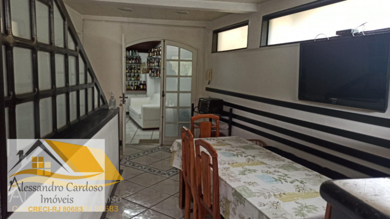 Imagem Casa com 5 Quartos à Venda, 350 m² em Centro - Nova Friburgo Imagem Casa com 5 Quartos à Venda, 350 m² em Centro - Nova Friburgo