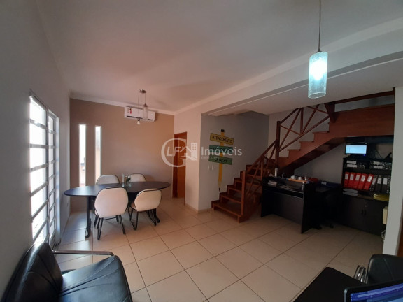 Imagem Casa com 3 Quartos à Venda, 117 m² em Vila Margarida - Campo Grande Imagem Casa com 3 Quartos à Venda, 117 m² em Vila Margarida - Campo Grande