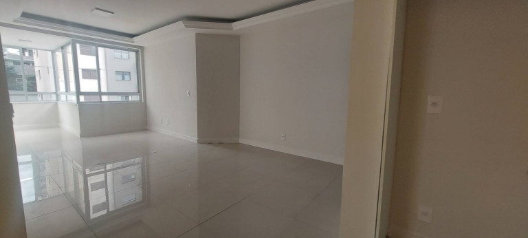 Imagem Apartamento com 3 Quartos à Venda, 96 m² em Centro - Florianópolis Imagem Apartamento com 3 Quartos à Venda, 96 m² em Centro - Florianópolis
