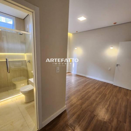 Imagem Casa com 4 Quartos à Venda, 244 m² Imagem Casa com 4 Quartos à Venda, 244 m²