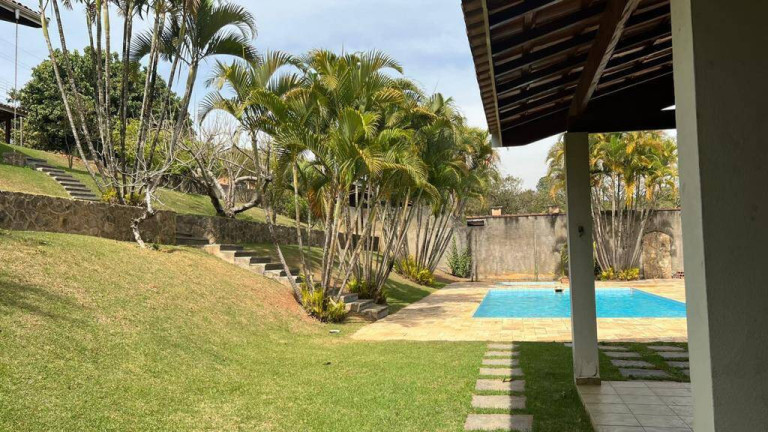 Imagem Casa com 3 Quartos à Venda, em Jardim Estância Brasil - Atibaia Imagem Casa com 3 Quartos à Venda, em Jardim Estância Brasil - Atibaia