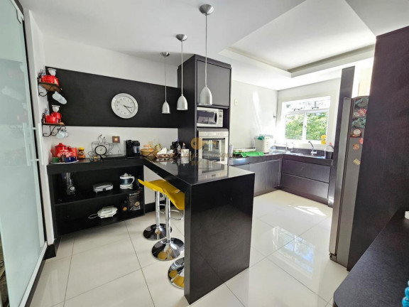 Imagem Casa com 4 Quartos à Venda, 234 m² em Bom Retiro - Teresópolis Imagem Casa com 4 Quartos à Venda, 234 m² em Bom Retiro - Teresópolis