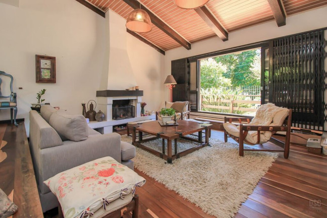 Imagem Casa com 3 Quartos à Venda, 246 m² em Ipanema - Porto Alegre Imagem Casa com 3 Quartos à Venda, 246 m² em Ipanema - Porto Alegre