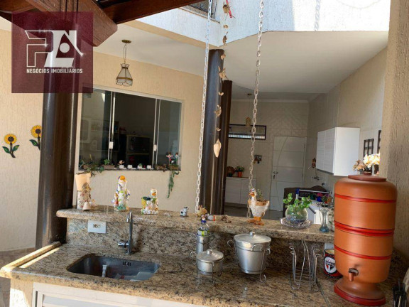 Imagem Casa com 2 Quartos à Venda, 300 m² em Centro - Lorena Imagem Casa com 2 Quartos à Venda, 300 m² em Centro - Lorena