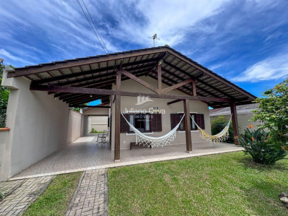 Casa com 3 Quartos à Venda, 145 m² em Barra Do Sai - Itapoá