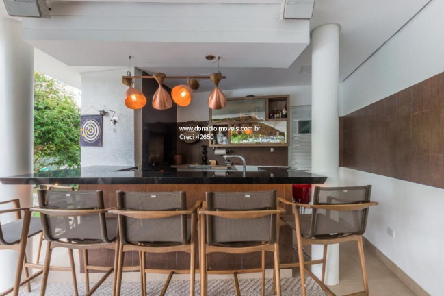 Imagem Casa com 4 Quartos à Venda, 540 m² em Córrego Grande - Florianópolis Imagem Casa com 4 Quartos à Venda, 540 m² em Córrego Grande - Florianópolis