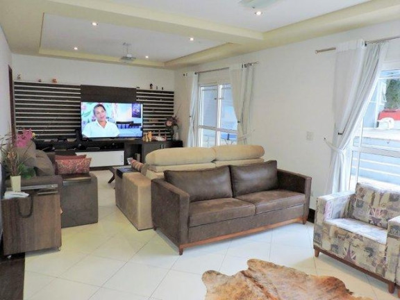 Imagem Casa com 4 Quartos à Venda, 400 m² em Golf Village - Carapicuíba Imagem Casa com 4 Quartos à Venda, 400 m² em Golf Village - Carapicuíba