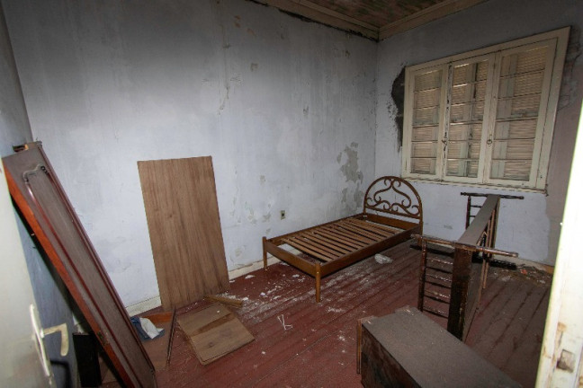 Imagem Casa com 5 Quartos à Venda, 144 m² em Independência - Porto Alegre Imagem Casa com 5 Quartos à Venda, 144 m² em Independência - Porto Alegre