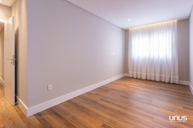Imagem Apartamento com 3 Quartos à Venda, 121 m² em Kobrasol - São José
