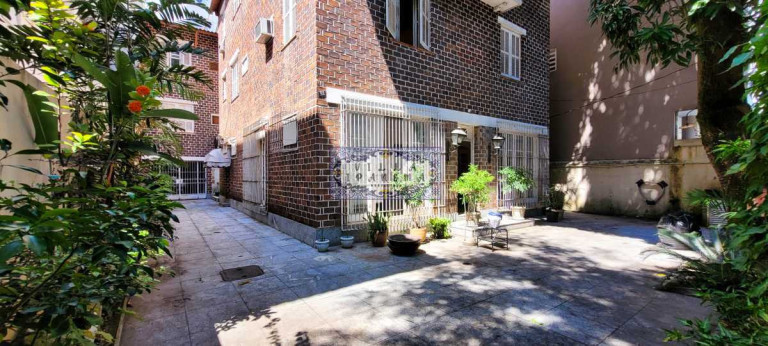 Imagem Imóvel com 14 Quartos à Venda, 606 m² em Humaitá - Rio De Janeiro Imagem Imóvel com 14 Quartos à Venda, 606 m² em Humaitá - Rio De Janeiro