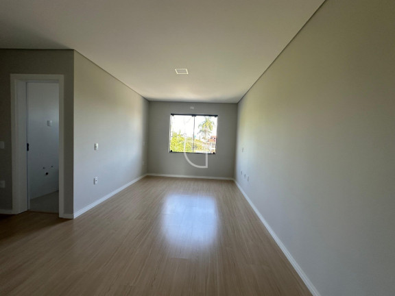 Imagem Casa com 3 Quartos à Venda, em Bom Retiro - Joinville Imagem Casa com 3 Quartos à Venda, em Bom Retiro - Joinville