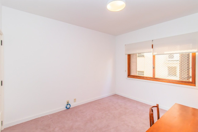 Imagem Imóvel com 1 Quarto à Venda, 309 m² em Auxiliadora - Porto Alegre Imagem Imóvel com 1 Quarto à Venda, 309 m² em Auxiliadora - Porto Alegre