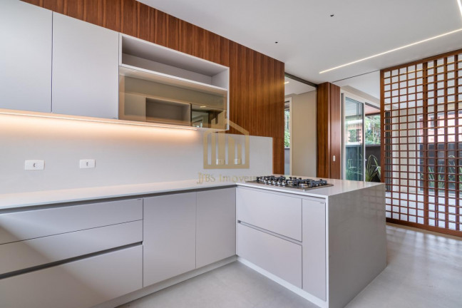 Imagem Casa com 3 Quartos à Venda, 300 m² em Santa Felicidade - Curitiba Imagem Casa com 3 Quartos à Venda, 300 m² em Santa Felicidade - Curitiba