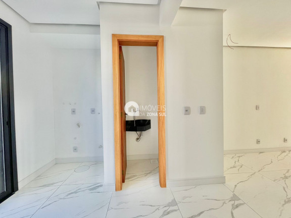 Imagem Casa com 2 Quartos à Venda, 88 m² Imagem Casa com 2 Quartos à Venda, 88 m²