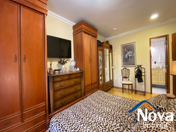 Imagem Imóvel com 2 Quartos à Venda, 93 m² em Planalto - Gramado Imagem Imóvel com 2 Quartos à Venda, 93 m² em Planalto - Gramado
