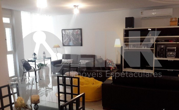 Imagem Casa com 3 Quartos à Venda, 222 m² em Ecoville - Porto Alegre Imagem Casa com 3 Quartos à Venda, 222 m² em Ecoville - Porto Alegre