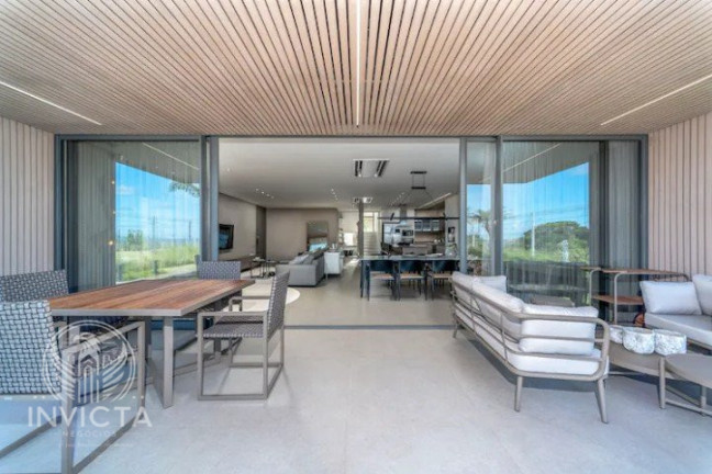 Imagem Casa com 5 Quartos à Venda, 458 m² em Praia Do Estaleiro - Balneário Camboriú Imagem Casa com 5 Quartos à Venda, 458 m² em Praia Do Estaleiro - Balneário Camboriú