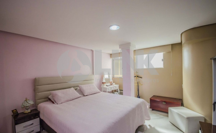 Imagem Apartamento com 3 Quartos à Venda, 132 m² em Centro Histórico - Porto Alegre Imagem Apartamento com 3 Quartos à Venda, 132 m² em Centro Histórico - Porto Alegre