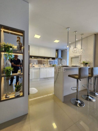 Imagem Apartamento com 3 Quartos à Venda, 133 m² em Centro - Balneário Camboriú Imagem Apartamento com 3 Quartos à Venda, 133 m² em Centro - Balneário Camboriú