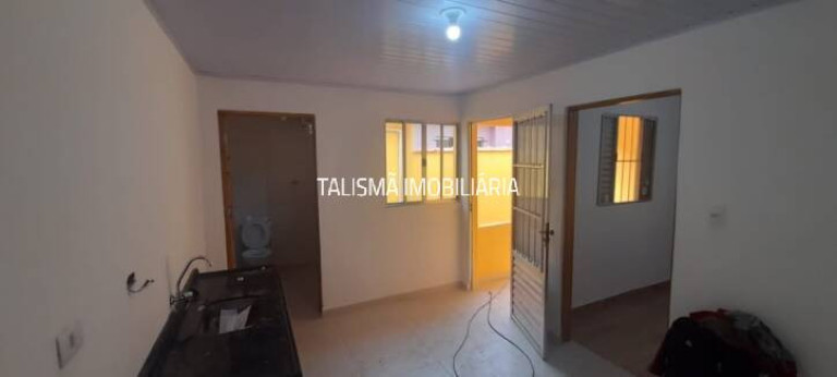 Imagem Casa com 1 Quarto para Alugar, 70 m² em Jardim Das Esmeraldas - São Paulo