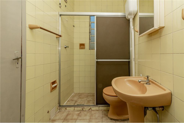 Imagem Imóvel com 1 Quarto à Venda, em Petrópolis - Porto Alegre Imagem Imóvel com 1 Quarto à Venda, em Petrópolis - Porto Alegre