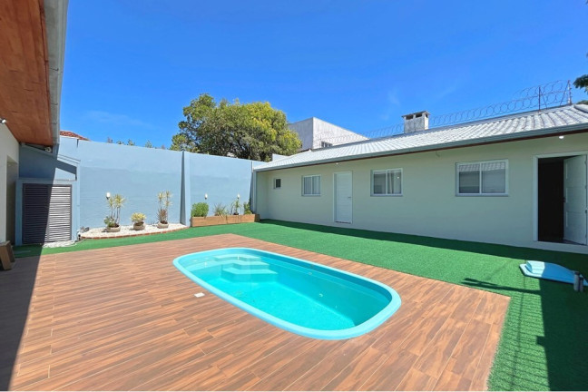 Imagem Casa com 4 Quartos à Venda, 207 m² em Teresópolis - Porto Alegre Imagem Casa com 4 Quartos à Venda, 207 m² em Teresópolis - Porto Alegre