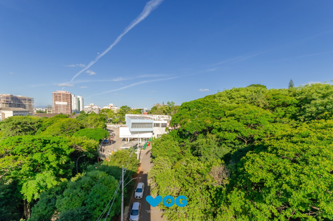 Imagem Imóvel com 3 Quartos à Venda, 252 m² em Três Figueiras - Porto Alegre
