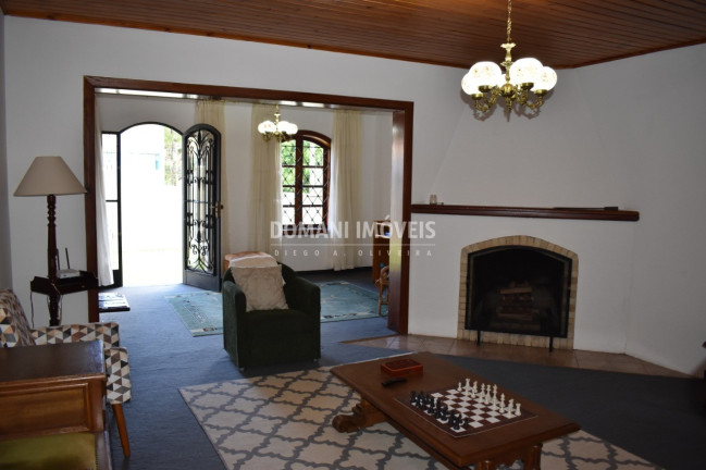 Imagem Casa com 4 Quartos à Venda, 183 m² em Região Da Abernéssia - Campos Do Jordão Imagem Casa com 4 Quartos à Venda, 183 m² em Região Da Abernéssia - Campos Do Jordão