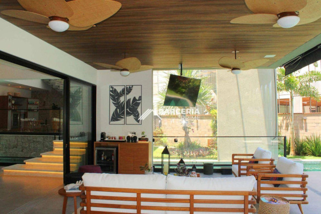 Imagem Casa com 6 Quartos à Venda, 855 m² em Riviera Módulo 12 - Bertioga Imagem Casa com 6 Quartos à Venda, 855 m² em Riviera Módulo 12 - Bertioga
