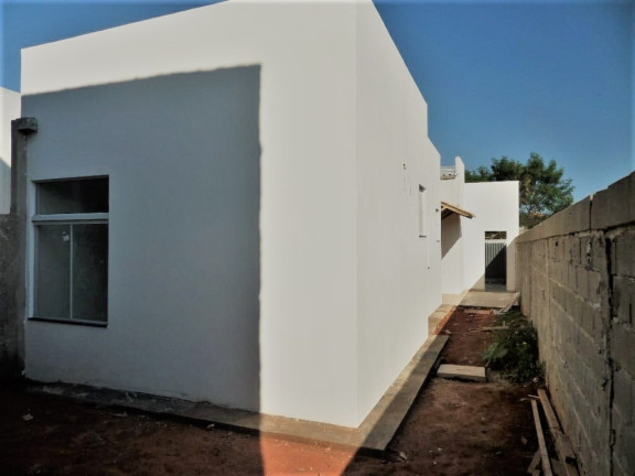 Imagem Casa com 2 Quartos à Venda, 150 m²