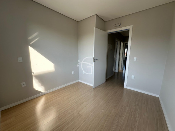 Imagem Casa com 3 Quartos à Venda, em Bom Retiro - Joinville Imagem Casa com 3 Quartos à Venda, em Bom Retiro - Joinville