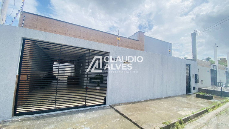 Imagem Casa com 5 Quartos à Venda, 300 m² em Conceição - Feira De Santana Imagem Casa com 5 Quartos à Venda, 300 m² em Conceição - Feira De Santana