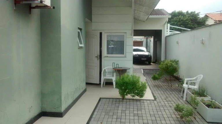 Imagem Casa com 4 Quartos à Venda, 250 m² em Piratininga - Niterói Imagem Casa com 4 Quartos à Venda, 250 m² em Piratininga - Niterói